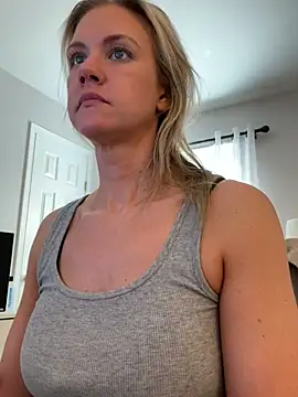 Snapshot of Kay_Cakes chatting on March 14, 2025, 3:58 pm Kay Cakes online show from March 14, 2025, 3:58 pm