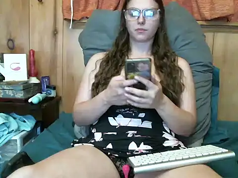 Snapshot of katie_kitten38 chatting on September 9, 2025, 2:49 pm katie kitten38 online show from September 9, 2025, 2:49 pm