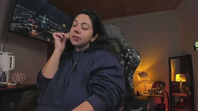 coraline latin online show from February 16, 2025, 10:32 pm