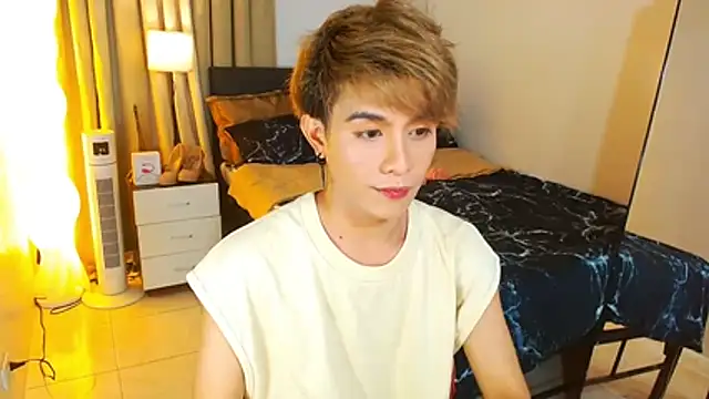 WildestTwink online show from July 14, 2026, 1:17 pm