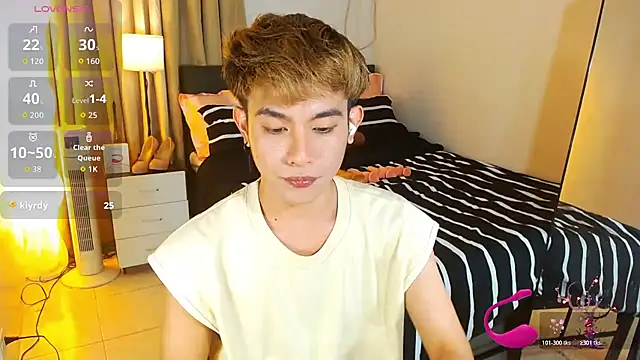 WildestTwink online show from July 27, 2026, 1:29 pm