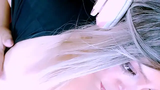 Honey Lucy1 online show from April 22, 2026, 2:47 am