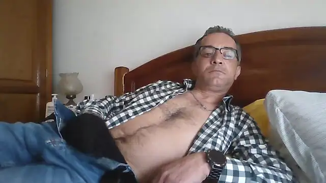CarlosRocha73 online show from April 14, 2026, 4:13 pm