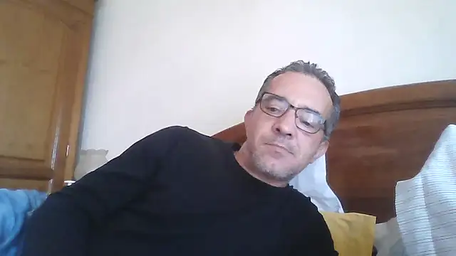 CarlosRocha73 online show from April 18, 2026, 11:25 am