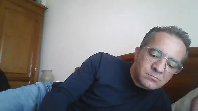 CarlosRocha73 online show from May 3, 2026, 11:05 am