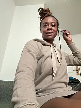 queenGypsy24 online show from January 11, 2026, 10:48 pm