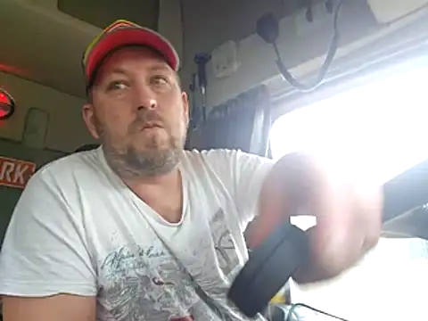 Snapshot of ktmtom247 chatting on December 22, 2025, 9:50 am ktmtom247 online show from December 22, 2025, 9:50 am