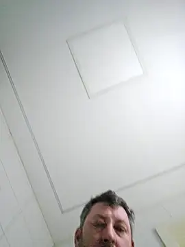 Snapshot of ktmtom247 chatting on January 7, 2026, 3:31 am ktmtom247 online show from January 7, 2026, 3:31 am