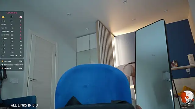 Snapshot of LAUREL_HAZEL chatting on February 21, 2025, 1:33 am LAUREL HAZEL online show from February 21, 2025, 1:33 am