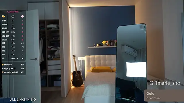 Snapshot of LAUREL_HAZEL chatting on September 14, 2025, 6:18 pm LAUREL HAZEL online show from September 14, 2025, 6:18 pm