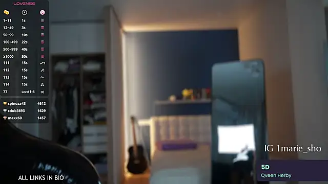 Snapshot of LAUREL_HAZEL chatting on October 8, 2025, 6:16 pm LAUREL HAZEL online show from October 8, 2025, 6:16 pm