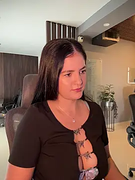 Snapshot of Carolina_Novoa chatting on November 3, 2025, 1:34 pm Carolina Novoa online show from November 3, 2025, 1:34 pm