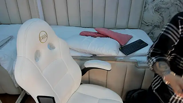 amy ink online show from September 26, 2025, 11:25 am