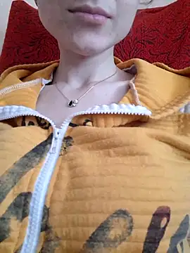 YogisticJuli666 online show from March 15, 2025, 7:09 am