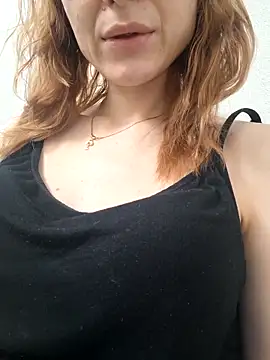 YogisticJuli666 online show from December 15, 2025, 8:29 am