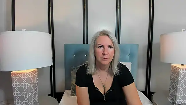 EricaTop online show from September 28, 2025, 4:51 am