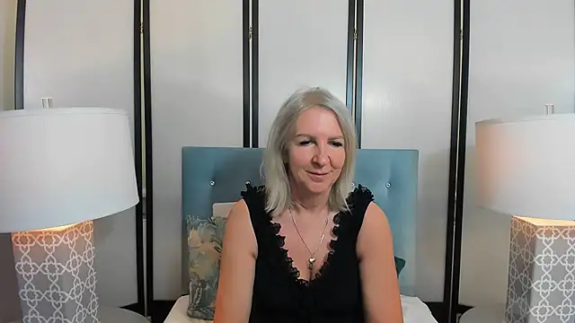 Snapshot of EricaTop chatting on June 7, 2026, 5:00 am EricaTop online show from June 7, 2026, 5:00 am