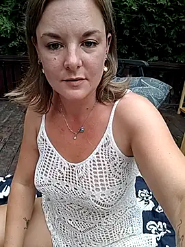 SwedishJennifer online show from July 17, 2026, 1:29 pm