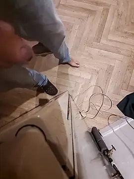 realeasy1 online show from September 26, 2025, 9:08 pm