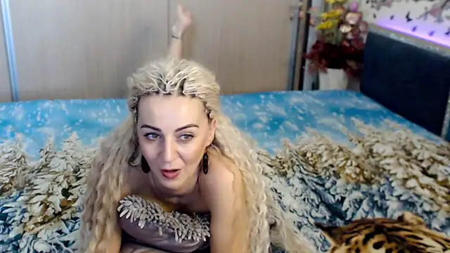 Snapshot of MirabelaSweet chatting on March 14, 2025, 10:07 am MirabelaSweet online show from March 14, 2025, 10:07 am