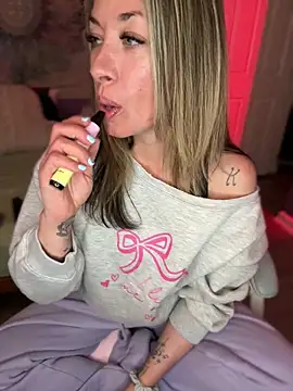  NinaLuvSins  online show from April 29, 2026, 12:59 am