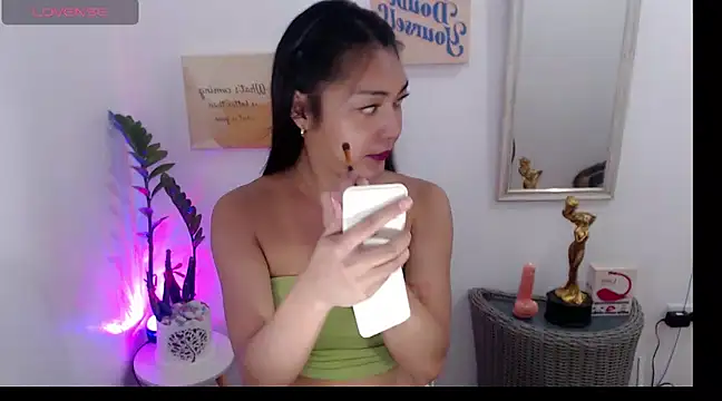 Snapshot of AsianMariaTs chatting on March 13, 2025, 11:08 am AsianMariaTs online show from March 13, 2025, 11:08 am