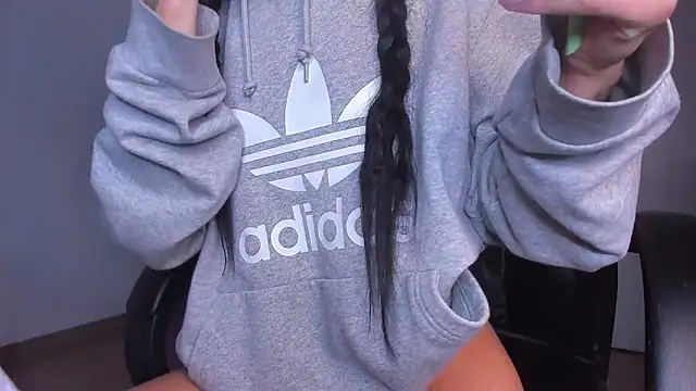 Lisegg  online show from December 3, 2025, 10:24 am