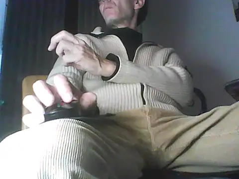 Snapshot of Moro_ra chatting on November 25, 2025, 7:14 pm Moro ra online show from November 25, 2025, 7:14 pm