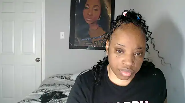 Snapshot of Sexymona1218 chatting on March 19, 2025, 7:18 am Sexymona1218 online show from March 19, 2025, 7:18 am