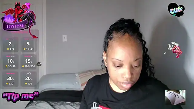 Snapshot of Sexymona1218 chatting on November 28, 2025, 6:05 am Sexymona1218 online show from November 28, 2025, 6:05 am