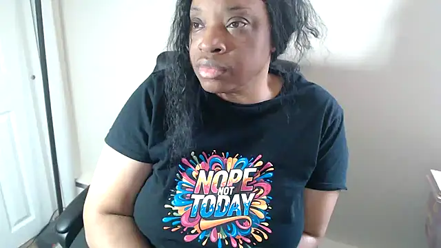 Sexymona1218 online show from April 13, 2026, 2:22 pm