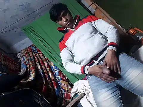 Snapshot of desiboy1101 chatting on February 22, 2025, 2:52 pm desiboy1101 online show from February 22, 2025, 2:52 pm