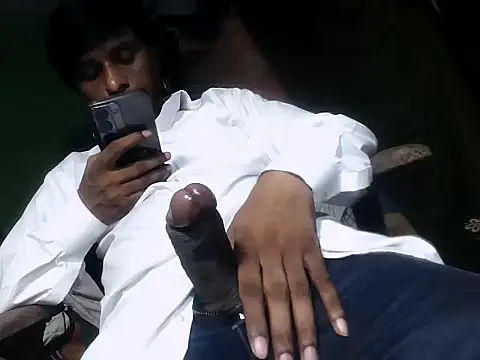 Snapshot of desiboy1101 chatting on September 28, 2025, 4:40 am desiboy1101 online show from September 28, 2025, 4:40 am