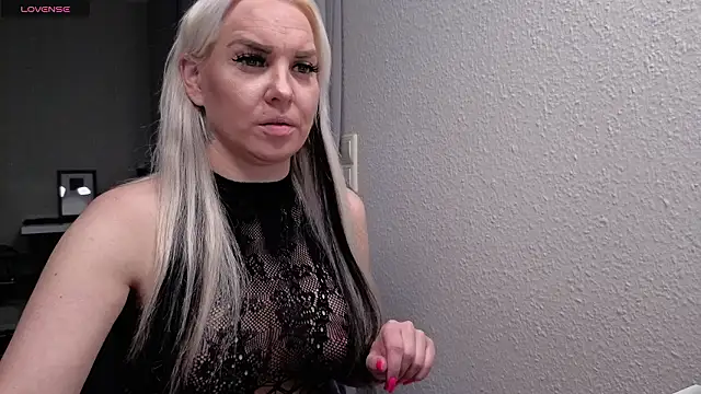 MIA-XXX online show from February 2, 2026, 7:18 am