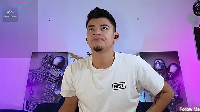 Snapshot of VikoHands chatting on February 24, 2026, 8:34 am VikoHands online show from February 24, 2026, 8:34 am