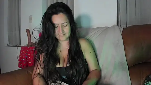 DeesseLuxure online show from November 19, 2025, 8:14 am