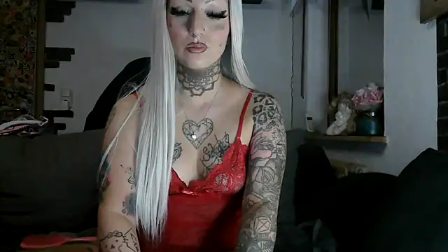 Snapshot of RoxxyInk chatting on February 11, 2026, 12:37 am RoxxyInk online show from February 11, 2026, 12:37 am