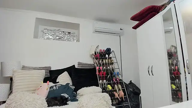 Snapshot of juliahayessxx chatting on October 10, 2025, 7:35 pm juliahayessxx online show from October 10, 2025, 7:35 pm