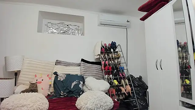 Snapshot of juliahayessxx chatting on October 22, 2025, 9:47 pm juliahayessxx online show from October 22, 2025, 9:47 pm