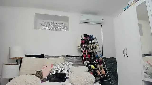 Snapshot of juliahayessxx chatting on November 11, 2025, 7:03 pm juliahayessxx online show from November 11, 2025, 7:03 pm