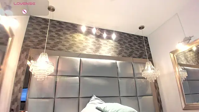 Snapshot of LADY_HELLEN chatting on July 14, 2026, 7:19 pm LADY HELLEN online show from July 14, 2026, 7:19 pm