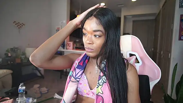 Snapshot of NSFWEros chatting on January 29, 2025, 6:43 am NSFWEros online show from January 29, 2025, 6:43 am