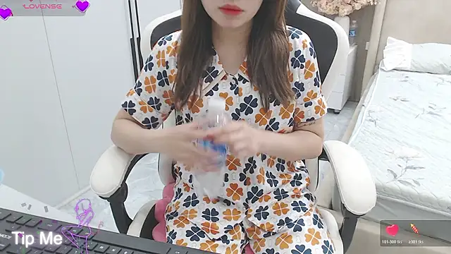 Snapshot of Hanako_love chatting on February 17, 2026, 3:40 pm Hanako love online show from February 17, 2026, 3:40 pm