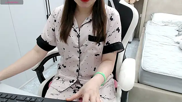 Snapshot of Hanako_love chatting on March 22, 2026, 4:10 pm Hanako love online show from March 22, 2026, 4:10 pm