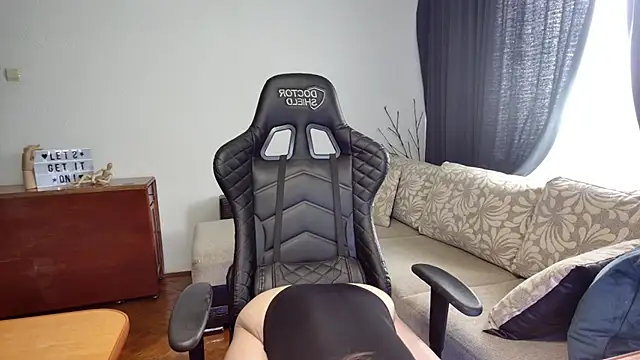 EvaMoon1 online show from February 18, 2025, 8:16 am