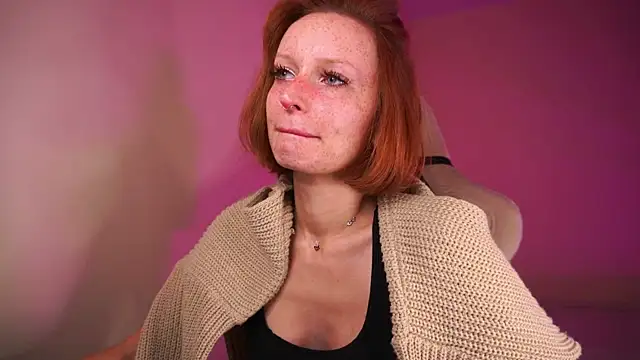 Snapshot of Liuba_Fox chatting on October 23, 2025, 7:12 pm Liuba Fox online show from October 23, 2025, 7:12 pm