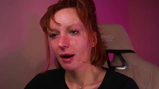 Snapshot of Liuba_Fox chatting on November 9, 2025, 7:01 pm Liuba Fox online show from November 9, 2025, 7:01 pm