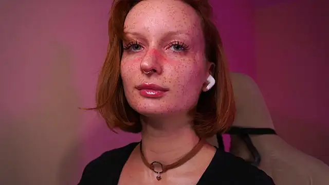 Snapshot of Liuba_Fox chatting on November 18, 2025, 6:45 pm Liuba Fox online show from November 18, 2025, 6:45 pm