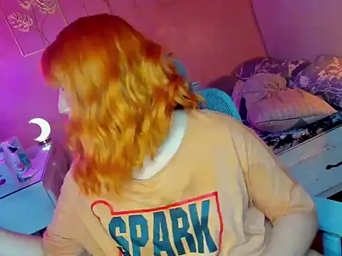 HOTnWILDalice online show from November 25, 2025, 2:33 am