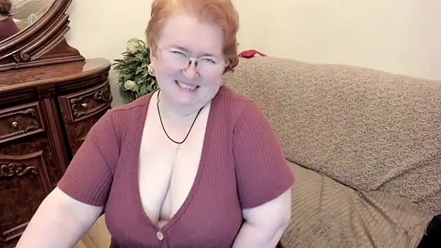 leiamillersonn online show from November 5, 2025, 5:24 pm